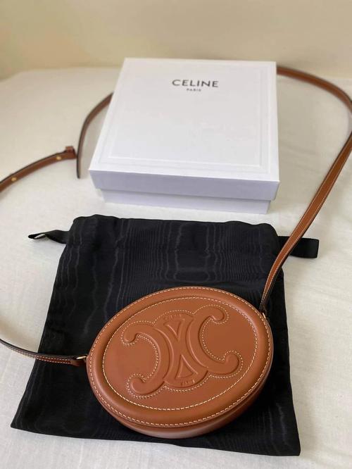 celine solo coin purse,Celine Solo Coin Purse: A Comprehensive Guide